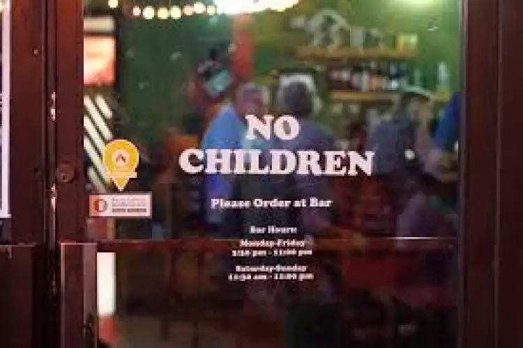 Restoran ini tak bolehkan anak-anak makan di tempat, kenapa tuh?