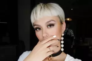 Jadi duta kecantikan Lakme, Agnez Mo main iklan bareng Megan Fox