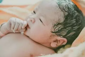 10 Foto imutnya anak Olla Ramlan, akhirnya diunggah ke media sosial