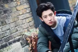 10 Streetstyle Chanyeol EXO dalam balutan rancangan Tommy Hilfiger