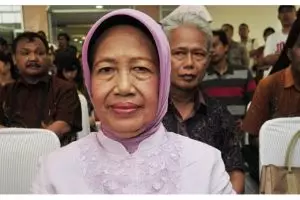 Potret Ibunda Jokowi di pernikahan Kahiyang-Bobby ini bikin pangling