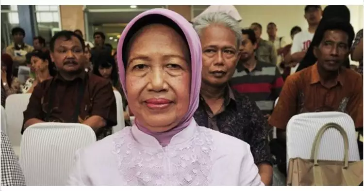 Potret Ibunda Jokowi di pernikahan Kahiyang-Bobby ini bikin pangling