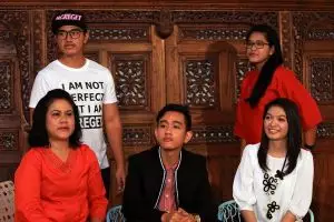 Potret masa kecil 3 anak Presiden Jokowi, beda banget dengan sekarang