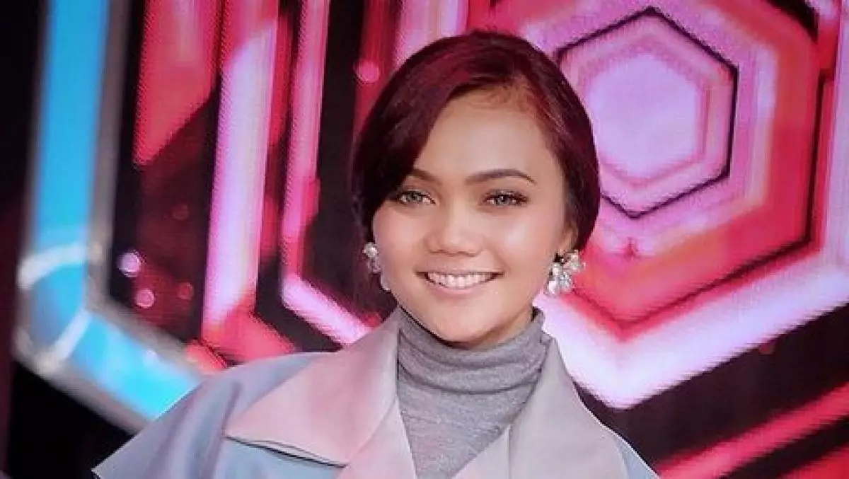 Rina Nose curhat lagi soal lepas hijab, isinya sindiran halus