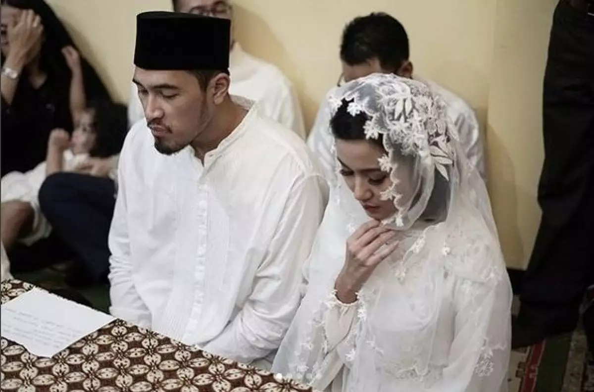 Kisah 3 keluarga selebriti yang gelar ijab kabul di depan jenazah