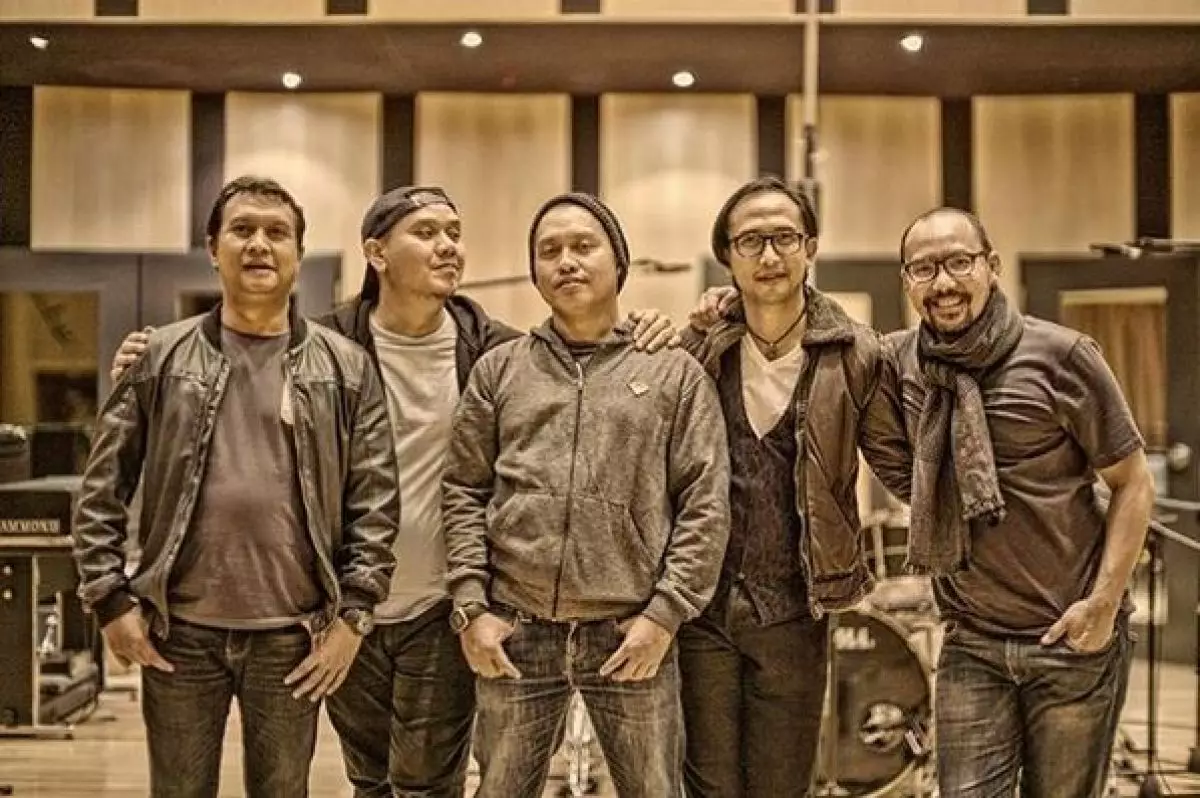 7 Tahun vakum, ini 10 momen Padi konser reuni obati kerinduan fans