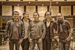 7 Tahun vakum, ini 10 momen Padi konser reuni obati kerinduan fans