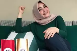 Terlihat sederhana, gelang ibunda Nagita Slavina harganya fantastis