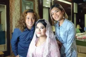 Begini tampilan makeup Kahiyang Ayu saat acara pemberian marga