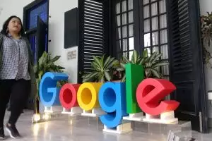 Mau liburan asyik sekarang nggak perlu repot, cari di Google beres deh