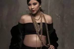 4 Seleb cantik ini punya pengalaman mengandung lebih dari 40 minggu