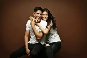 Empat tahun pacaran, Marcel Chandrawinata resmi menikah di Bali