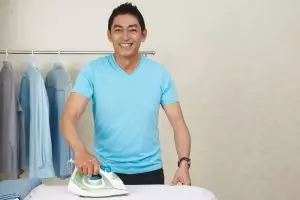 7 Mas-mas ini bikin kamu terkenang jasa-jasanya semasa jadi anak kos