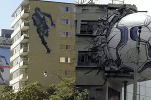 10 Iklan kreatif memanfaatkan gedung, idenya di luar kepala