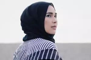 9 Mix & match stripe outfit ala desainer Rani Hatta, stylish abis