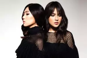 Tak cuma Agnez Mo, Raisa dan Isyana juga menang di ajang MAMA 2017