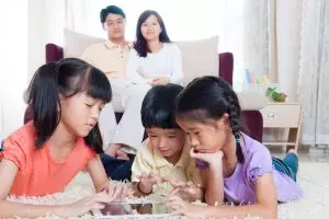 Begini beda kepribadian anak sulung, tengah, & bungsu, kamu yang mana?