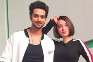 8 Momen kedekatan Zaskia Gotik-Shakti Arora jelang film horor baru