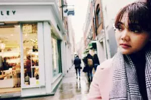 Usai dihujat warganet, Rina Nose asyik solo traveling ke London