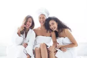 6 Warna lipstik terbaik untuk kulit sawo matang di bawah Rp 100 ribu