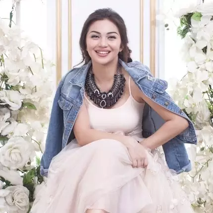 9 Seleb Tanah Air ini memilih berhenti merokok, ada yang karena baju