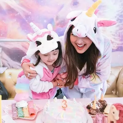 Potret kemeriahan ulang tahun Arsy Hermansyah yang ketiga di Bangkok