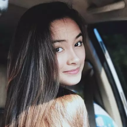 10 Potret Caitlin Halderman, pemeran utama Surat Cinta Untuk Starla