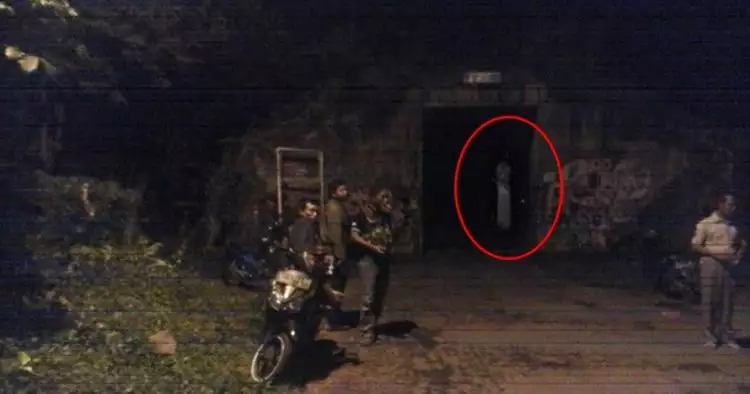 Penampakan sosok diduga penunggu terowongan di Jogja, bikin bergidik  