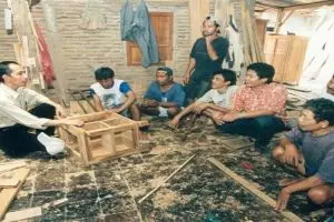 Potret Jokowi saat masih menjadi pengusaha mebel, figur pekerja keras