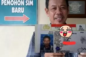 Anti mainstream, nama pria ini bikin sesak di dada