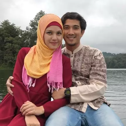 Curhat suaminya diam-diam nikah lagi, Nadya Almira sindir pelakor