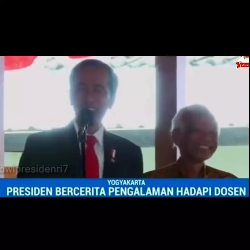 Ketemu dosen pembimbing, Jokowi teringat sulitnya bikin skripsi di UGM