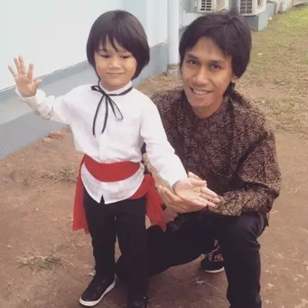 Kedekatan 6 musisi ganteng sama anak cowoknya, ayah rocker idaman nih!