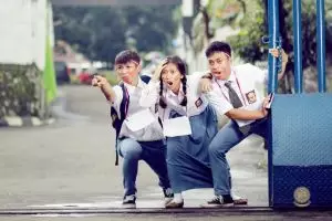 7 Momen yang bikin mahasiswa serasa pengen balik ke masa SMA lagi