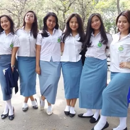 Geng pertemanan 6 seleb saat masih sekolah, anak gaul nih