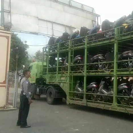 Sopir tertidur, saat bangun tiba-tiba truk nyasar di tempat tak wajar