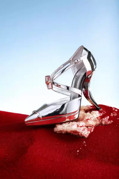 4 High heels ini terinspirasi dari karakter  Star Wars: The Last Jedi