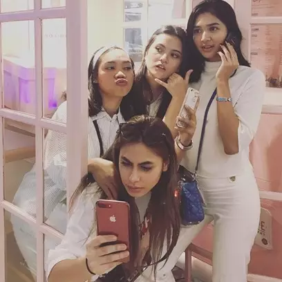 Artis ini disebut paling cantik di geng Valerie Thomas, setuju?