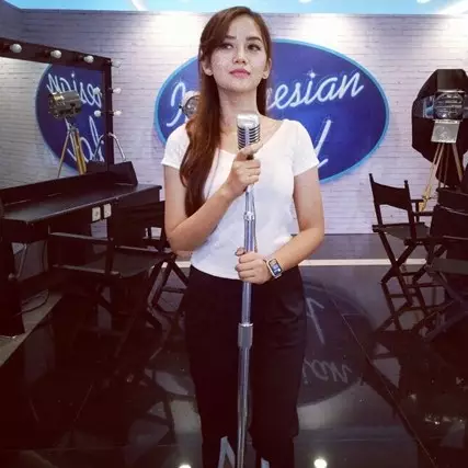 8 Potret seksi Sisca Regita, peserta Idol 2018 yang mirip Aura Kasih
