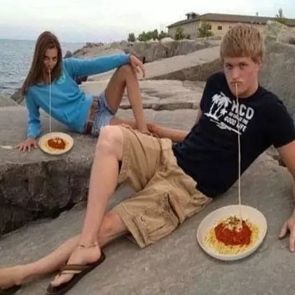 10 Pasangan dengan chemistry paling gokil, bikin tepuk jidat