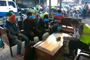 Kids jaman now bully pemotor, tak disangka si korban ternyata polisi