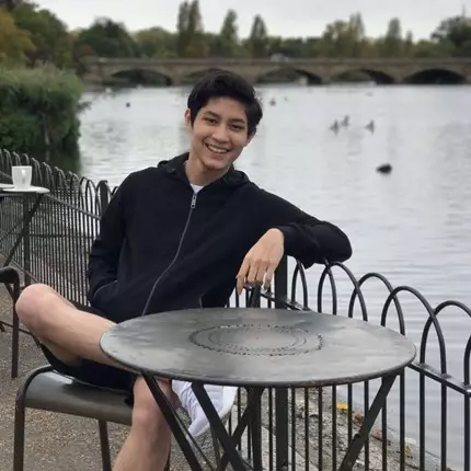 Potret keseharian 10 seleb Tanah Air saat kuliah di luar negeri