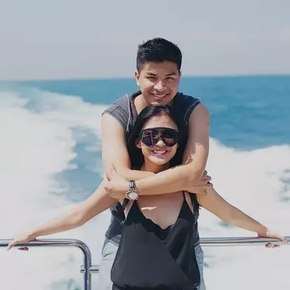 Lamaran 5 pasang seleb Tanah Air paling romantis, bikin klepek-klepek