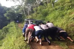 Pakai aplikasi, wisatawan Jogja ini malah tersesat ke tengah hutan