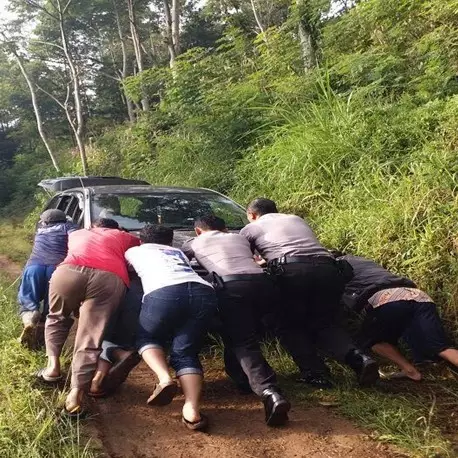 Pakai aplikasi, wisatawan Jogja ini malah tersesat ke tengah hutan