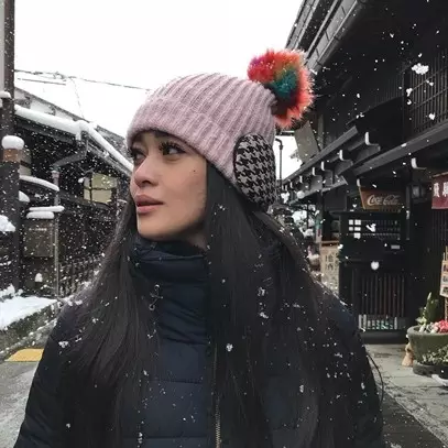 Sedang di ambang cerai, Gracia Indri asyik traveling ke luar negeri