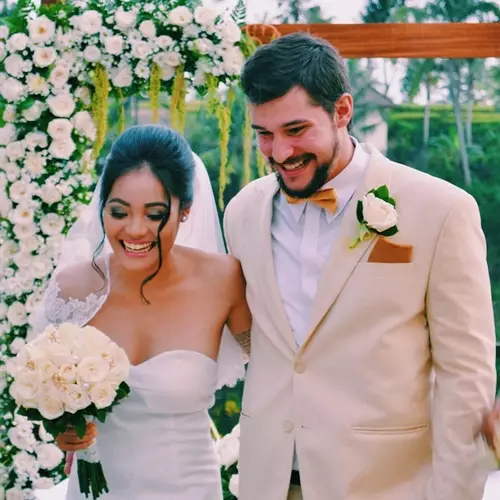 10 Potret mesra Wulan Russell &amp; suami, cewek yang nantangin Ria Ricis