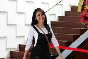 Ayu Ting Ting disebut mirip artis Korea karena gaya rambut barunya