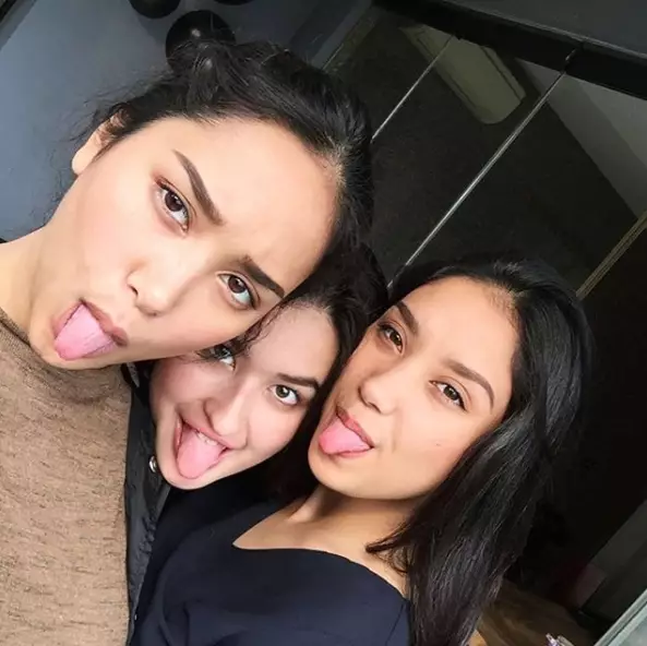 Intip 5 kedekatan trio putri Titi DJ yang selalu akrab meski beda ayah