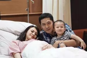 Tuai pro dan kontra, 4 selebriti ini tetap siarkan momen persalinan